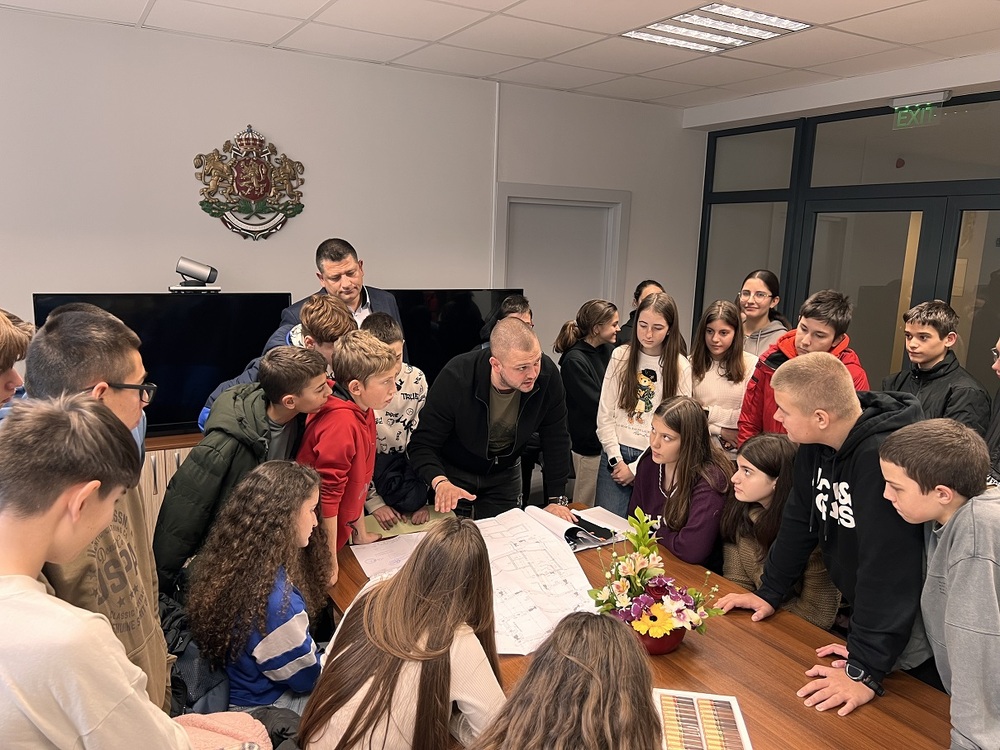 Община Каварна: Ученици от ОУ „Йордан Йовков“ посетиха общинска администрация