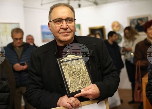 Димо Колибаров бе обявен за "Художник на годината" в Бургас