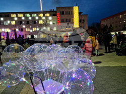 Търговище - коледна елха - светлини