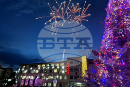 Търговище - коледна елха - светлини