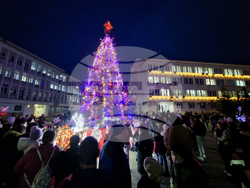 Търговище - коледна елха - светлини