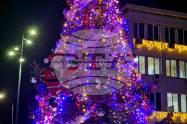 Търговище - коледна елха - светлини