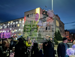 Търговище - коледна елха - светлини