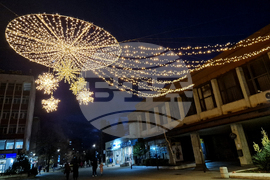 Търговище - коледна елха - светлини