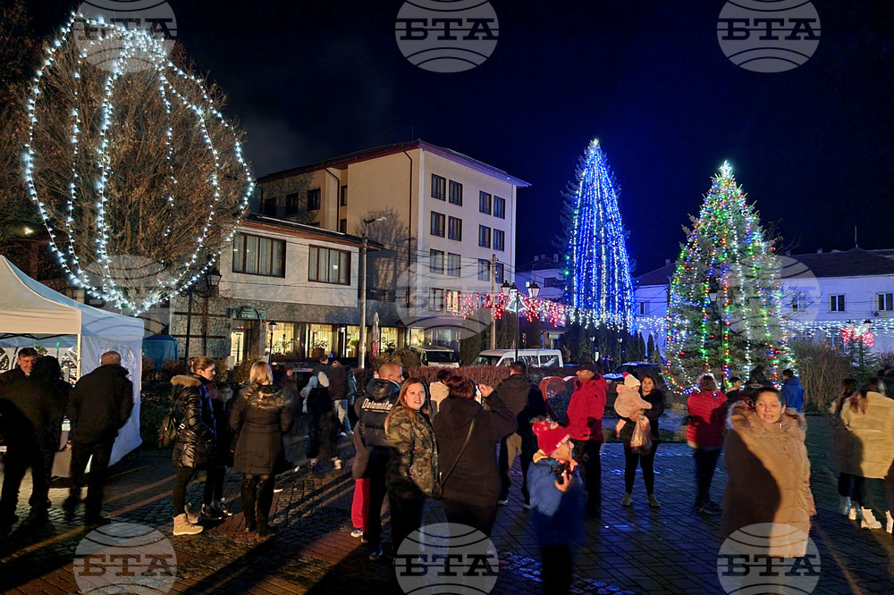 Трън - коледна елха - запалване на светлините