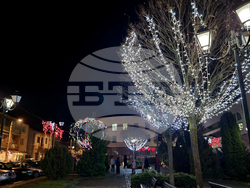 Трън - коледна елха - запалване на светлините