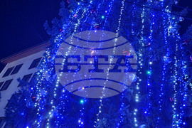 Трън - коледна елха - запалване