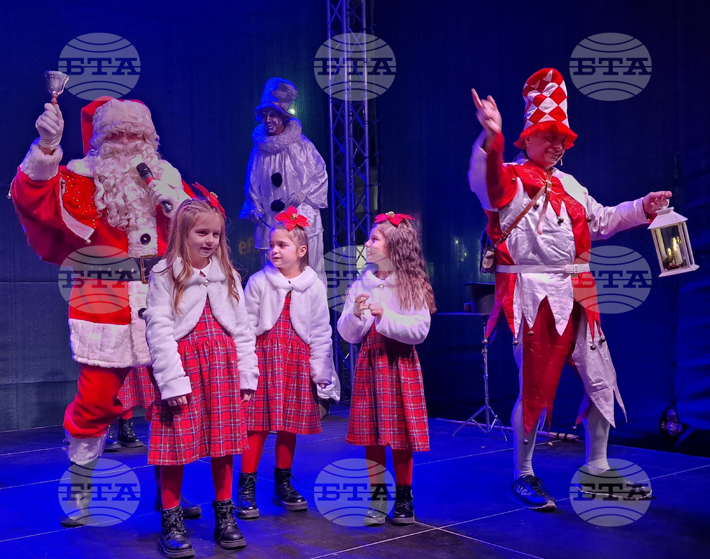  Хасково - коледно дърво - запалване на светлините