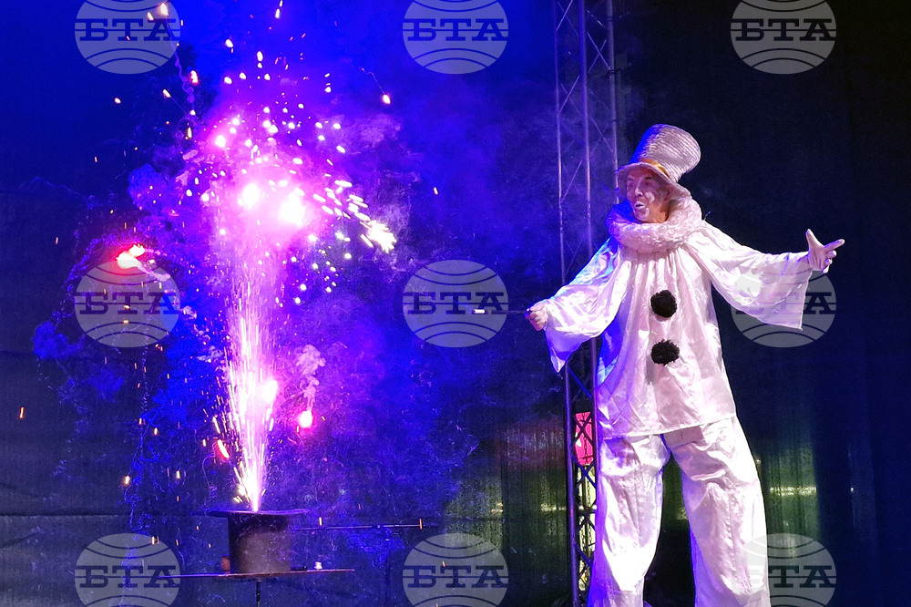  Хасково - коледно дърво - запалване на светлините