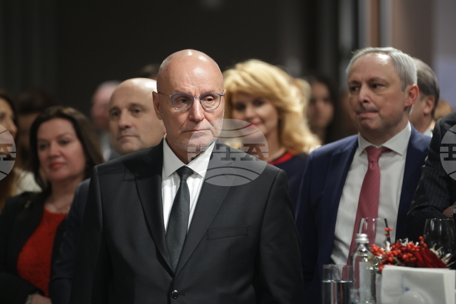 При правилни политики конвергенцията ще остане стабилна след присъединяването към еврозоната, каза управителят на БНБ Димитър Радев