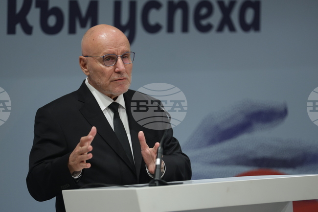 БНБ ще запази консервативен подход към паричната политика след влизането в еврозоната, посочи управителят на БНБ Димитър Радев в интервю за "Политико“