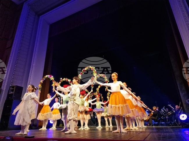 С празничен концерт Народно читалище „Развитие 1869“ в Разград отбеляза 155 години от създаването си 