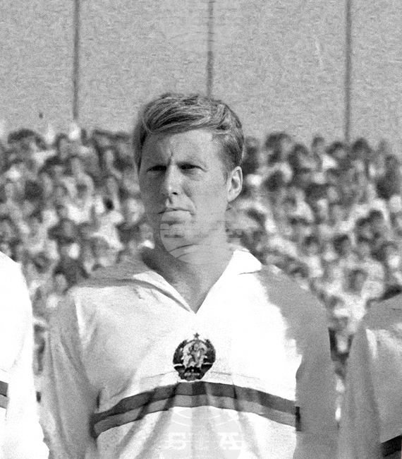 Никола Котков - футболист