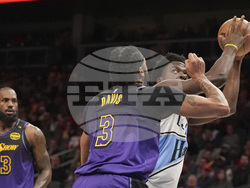 Lakers Hawks Basketball