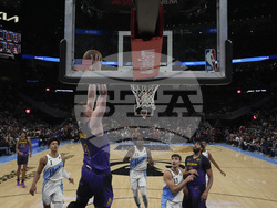 Lakers Hawks Basketball