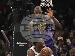 Lakers Hawks Basketball