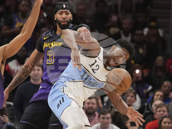 Lakers Hawks Basketball