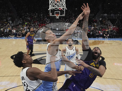 Lakers Hawks Basketball