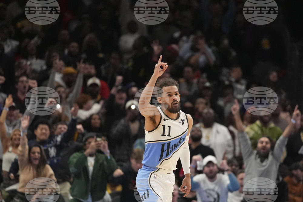 Тройка на Трей Йънг донесе победа на Атланта над Лос Анджелис Лейкърс след продължение в НБА