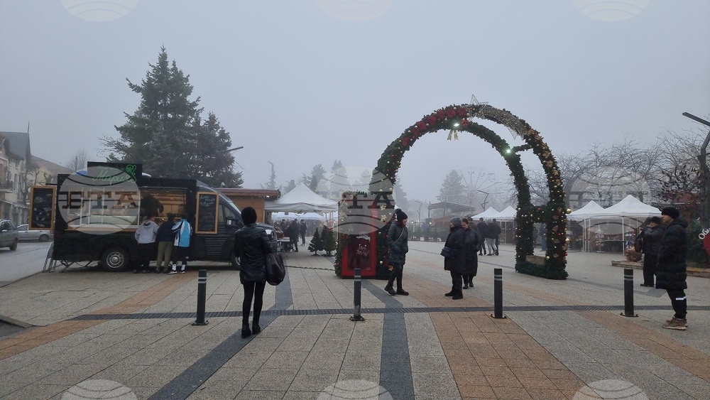 Коледна благотворителна инициатива в подкрепа на болно момче организират младежи във Враца