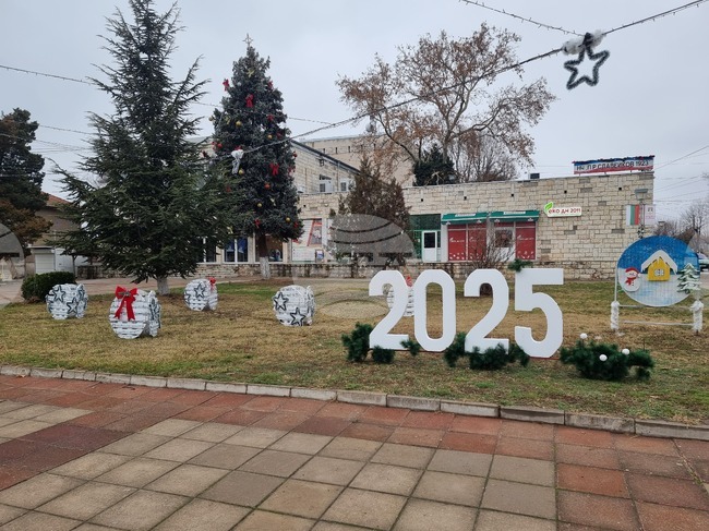 С нови елементи в украсата град Гулянци посреща коледно-новогодишните празници