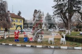 Гулянци - коледна украса - празници