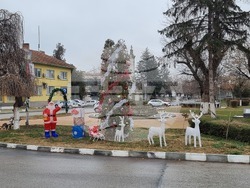 Гулянци - коледна украса - празници