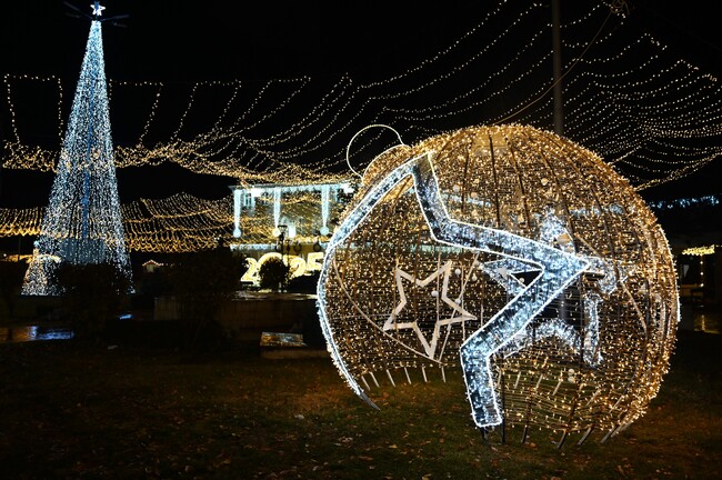 На 6 декември в град Елин Пелин грейнаха над 1 000 000 светлини