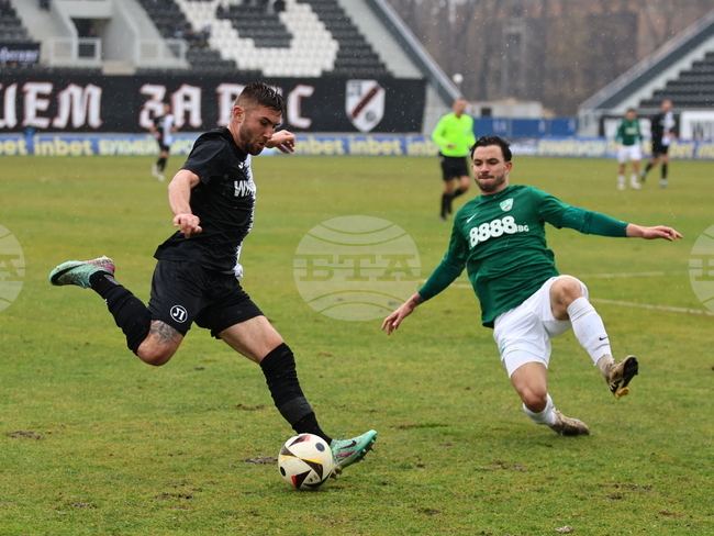 Берое надигра Локомотив Пловдив като гост в първа среща от кръга в Първа лига