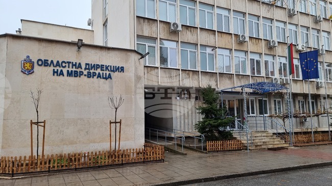 Двама младежи са задържани заради палеж на камион в Бяла Слатина