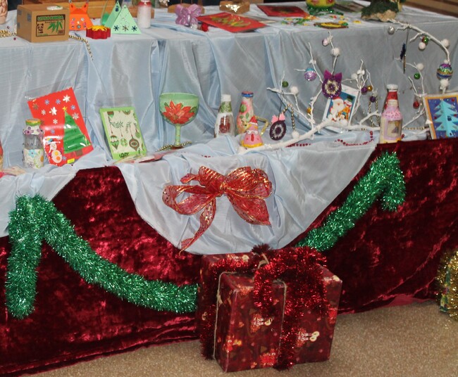 Студенти организират в Русе благотворителен коледен базар за свои колеги с увреждания