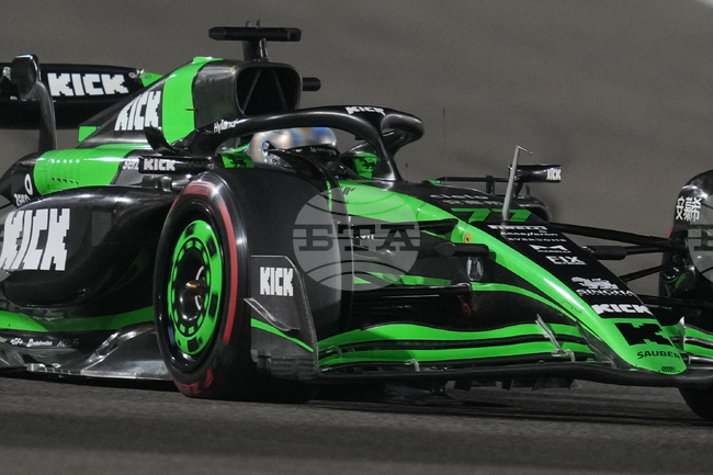 Валтери Ботас се завръща в "Мерцедес" като резервен пилот след напускането на "Заубер"