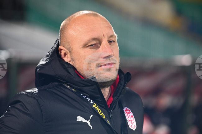 Треньорът на ЦСКА 1948 Иван Иванов: "Футболистите в отбора са изключително затормозени"