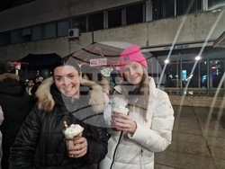 Самоков - коледен фестивал - запалване на светлините на елхата