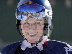 Vonn Comeback Skiing