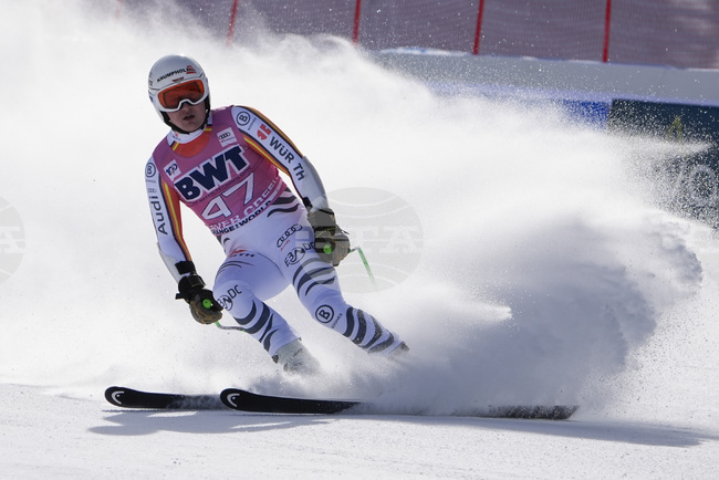 Германският скиор Якоб Шрам е със скъсани кръстни връзки и на двете колена