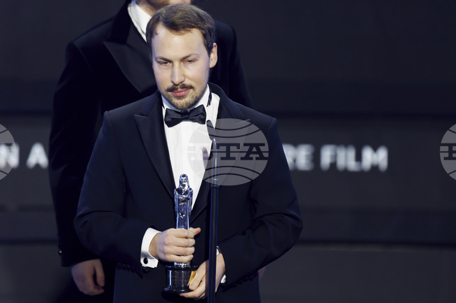 Режисьорът Гинтс Зилбалодис спечели първия „Оскар“ за Латвия с анимацията „Потоп“