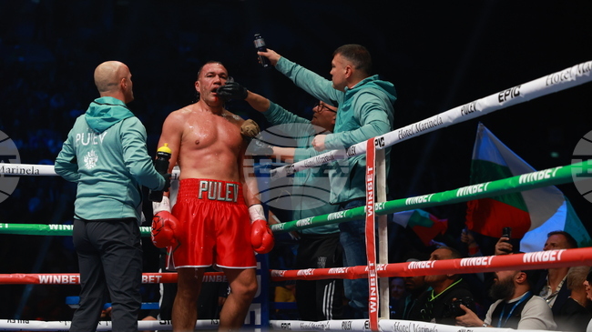 С ляво кроше Мурат Гасиев нокаутира Кубрат Пулев и е новият носител на регулярната световна титла по бокс в тежка категория