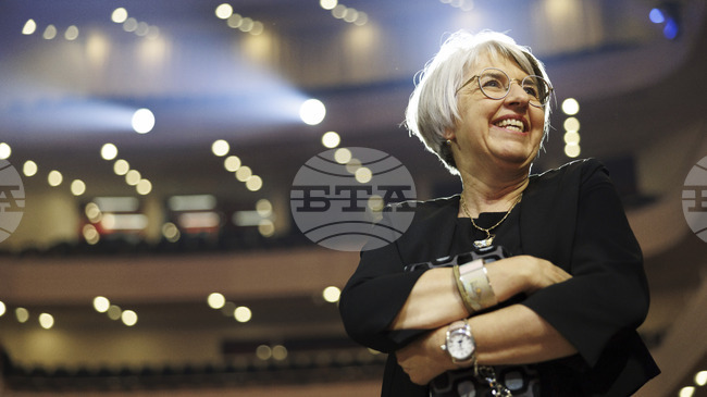 Вътрешната министърка на Швейцария е склонна да подкрепи забраната на социални мрежи за деца