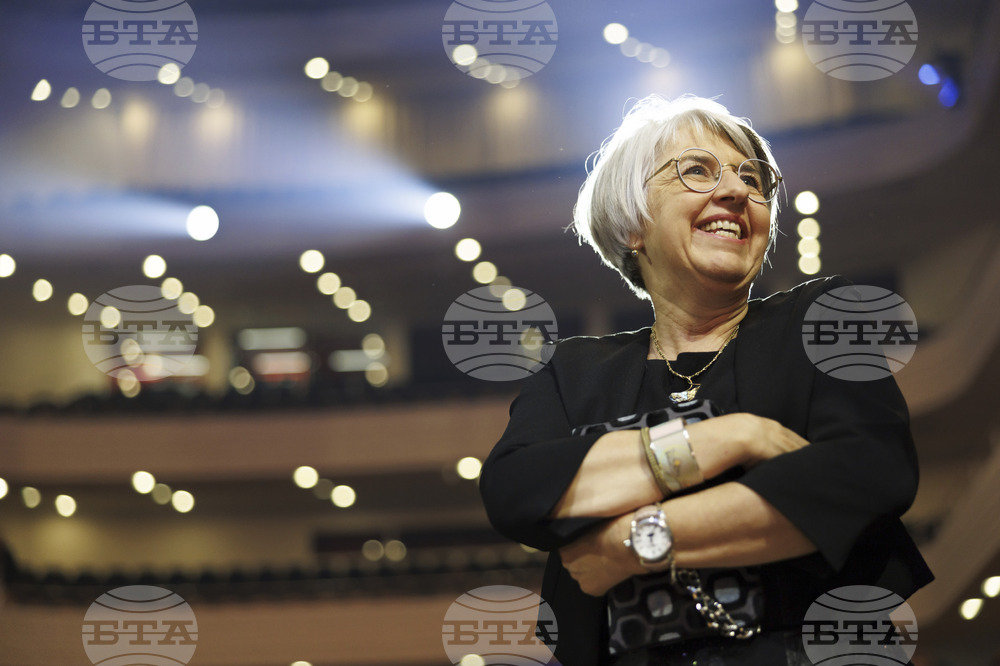 Вътрешната министърка на Швейцария е склонна да подкрепи забраната на социални мрежи за деца