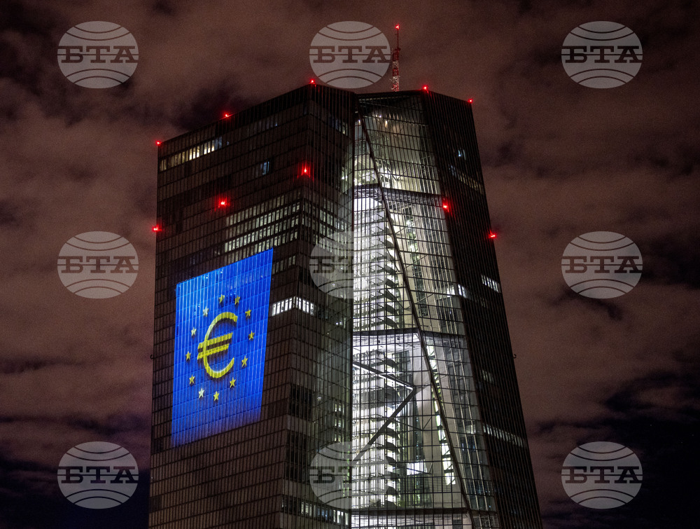 Излишъкът по текущата сметка в еврозоната намалява през октомври