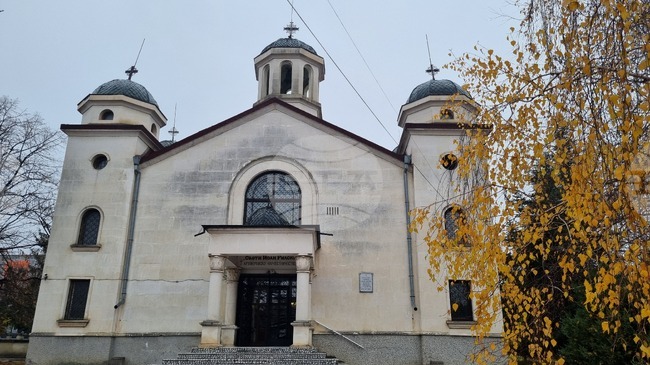 Търговище - неделна служба - храм "Св. Йоан Рилски"