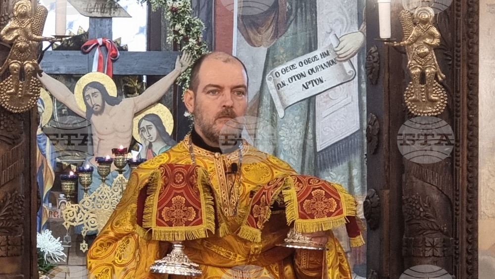 Винаги и във всеки момент е време да правим добро, каза отец Никола в храма "Св. св. Архангели Михаил и Гавраил" в Хасково
