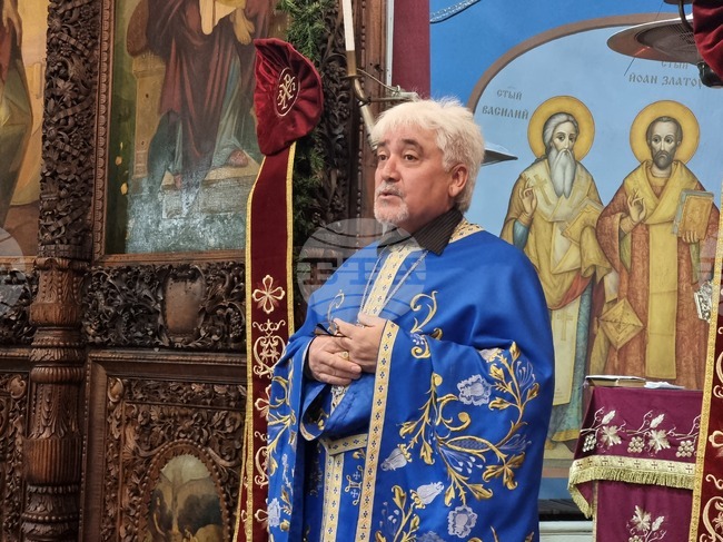 Да се справим със собствените си грехове, а не да злословим за греховете на другите, призова отец Стоян от ямболския храм „Св. Георги“