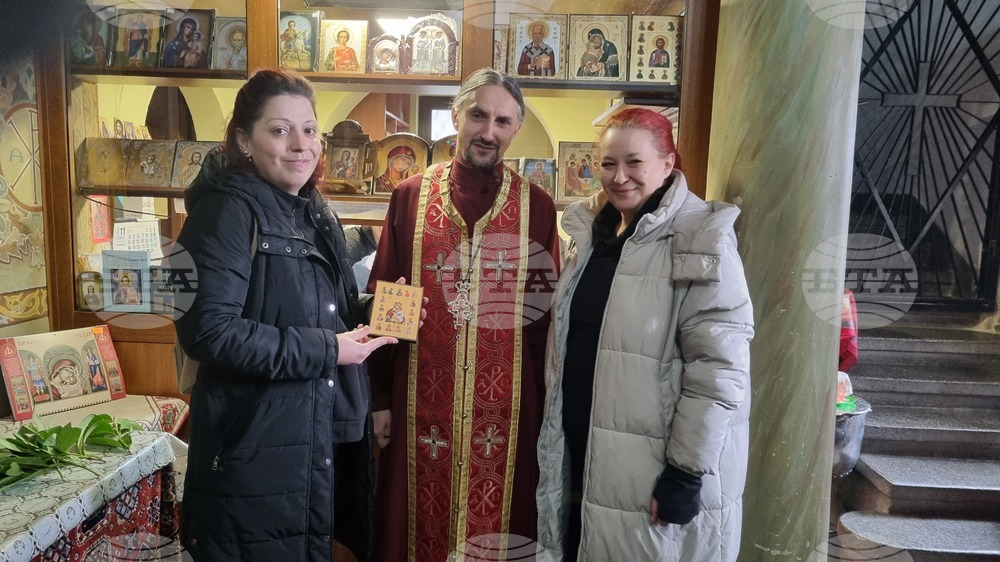 Миряни от Търговище дариха над четири хиляди лева на семейство, чийто дом изгоря при пожар