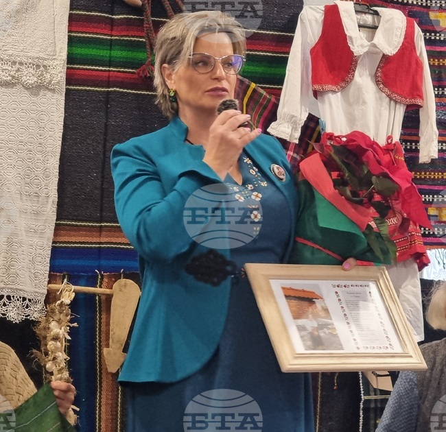 Времето, в което живеем, е насочено към безродност, каза пред БТА родовият терапевт Росица Гергова