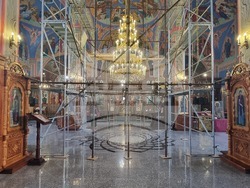 Шумен - неделна служба - църква „Свети Три Светители“