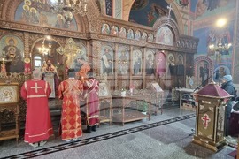 Шумен - неделна служба - църква „Свети Три Светители“