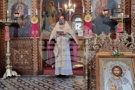 Шумен - неделна служба - църква „Свети Три Светители“