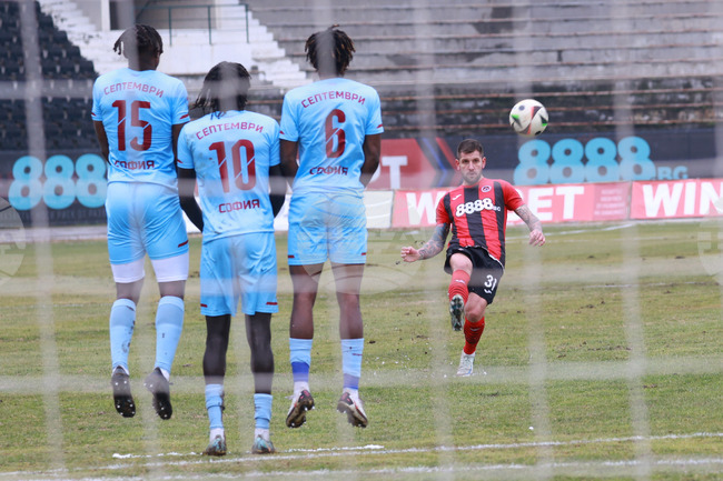 Септември записа първа загуба на лагера в Турция